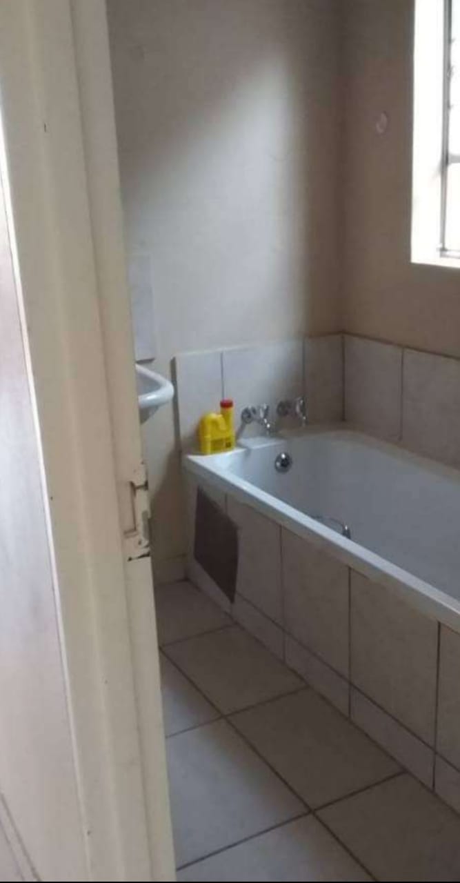 2 Bedroom House Glayville Ext 45